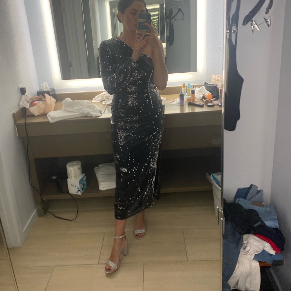 One shoulder dress sequin